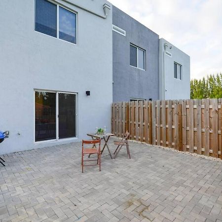 マイアミ Amazing Town House 15 Min From The Beach Wfree Parkingヴィラ エクステリア 写真